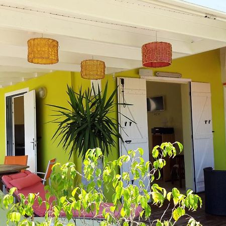 Mini-Villa Entre Montagne Et Mer Goyave Exterior foto